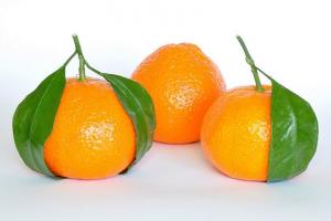 Iată cum poți folosi cojile de mandarine 