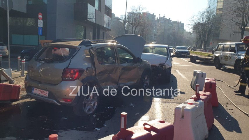 update oficial de la ipj doua masini s au ciocnit violent pe bulevardul mamaia 737629 update oficial de la ipj doua masini s au ciocnit violent pe bulevardul mamaia 737629