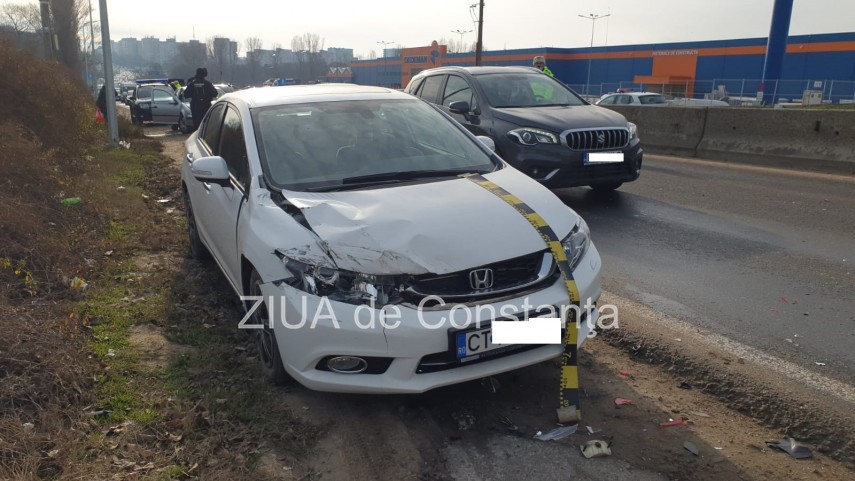 carambol rutier cu cinci masini la iesire din constanta spre ovidiu 738018 carambol rutier cu cinci masini la iesire din constanta spre ovidiu 738018