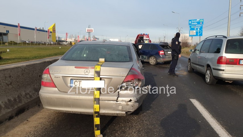 carambol rutier cu cinci masini la iesire din constanta spre ovidiu 738018 carambol rutier cu cinci masini la iesire din constanta spre ovidiu 738018