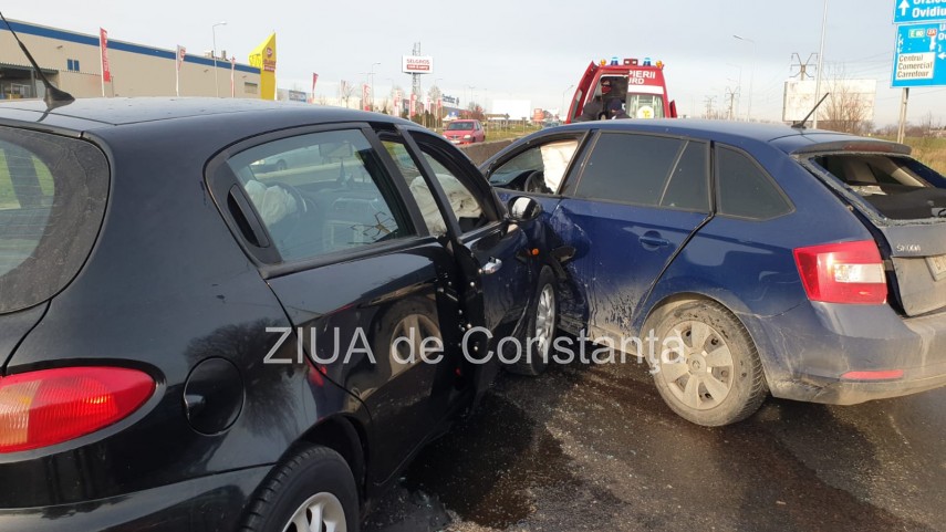 carambol rutier cu cinci masini la iesire din constanta spre ovidiu 738018 carambol rutier cu cinci masini la iesire din constanta spre ovidiu 738018