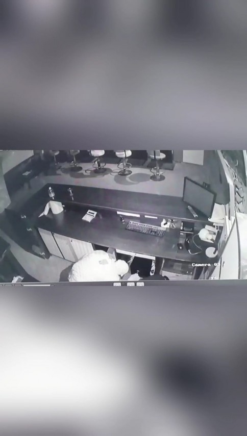 tentativa de furt la o casa de pariuri din cuza voda patru suspecti au fost retinuti video 738037 tentativa de furt la o casa de pariuri din cuza voda patru suspecti au fost retinuti video 738037