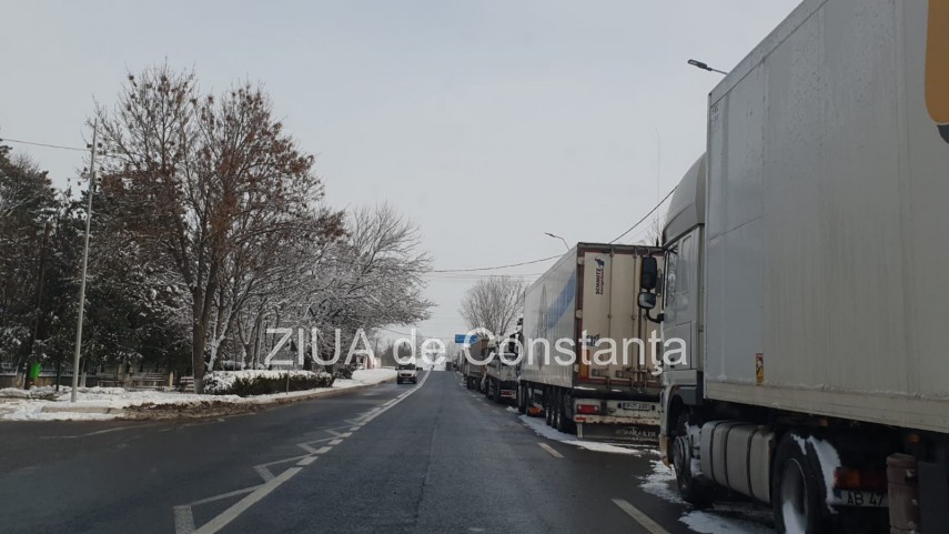 zeci de tiruri blocate in trafic la harsova 738660 zeci de tiruri blocate in trafic la harsova 738660