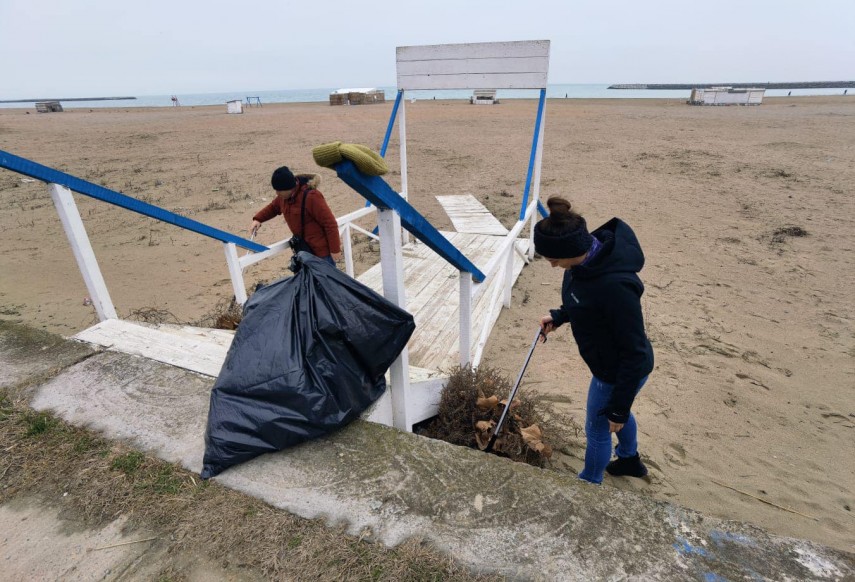 constanteanul suparat locuitorii din faleza nord atrag atentia ca plaja din cartier este sufocata de constanteanul suparat locuitorii din faleza nord atrag atentia ca plaja din cartier este sufocata de