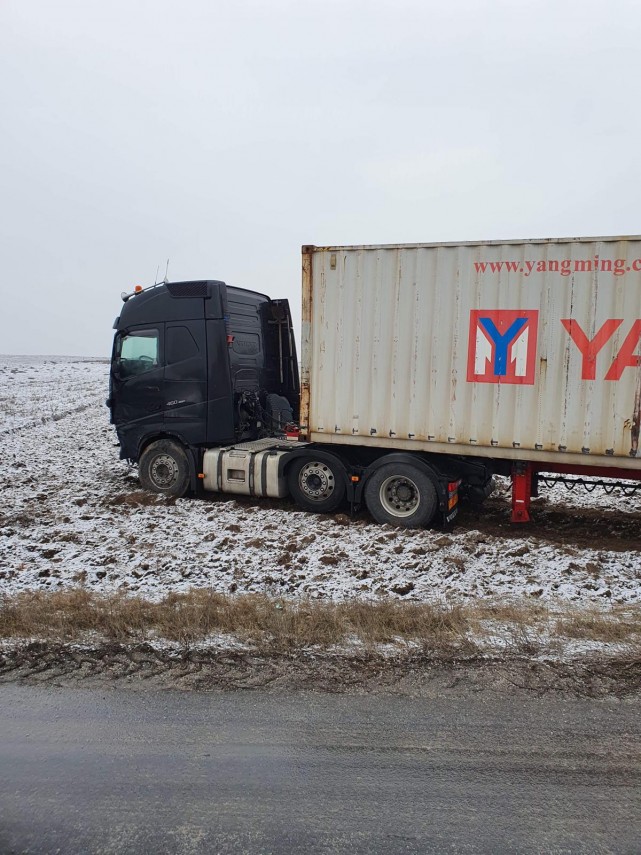 accident rutier grav in judetul braila impact intre un tir si un autoturism o victima 740255 accident rutier grav in judetul braila impact intre un tir si un autoturism o victima 740255
