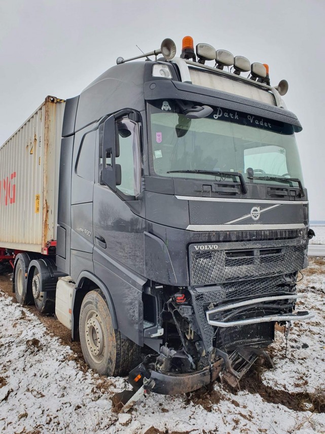accident rutier grav in judetul braila impact intre un tir si un autoturism o victima 740255 accident rutier grav in judetul braila impact intre un tir si un autoturism o victima 740255