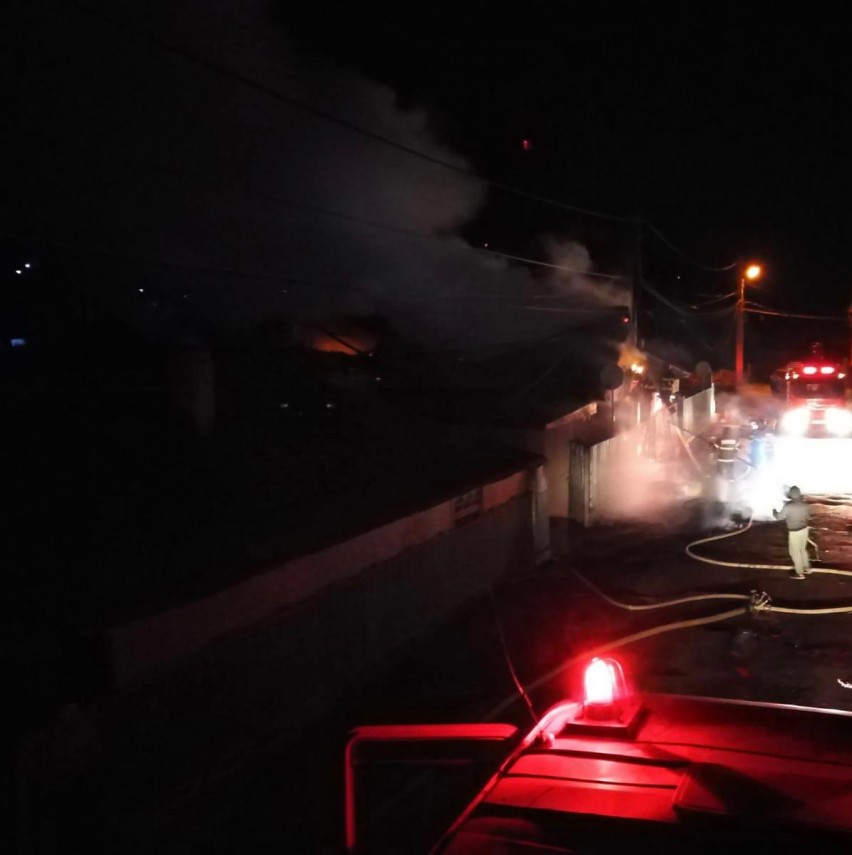 incendiu la acoperisul unei case in macin judetul tulcea de la ce a pornit focul 740477 incendiu la acoperisul unei case in macin judetul tulcea de la ce a pornit focul 740477