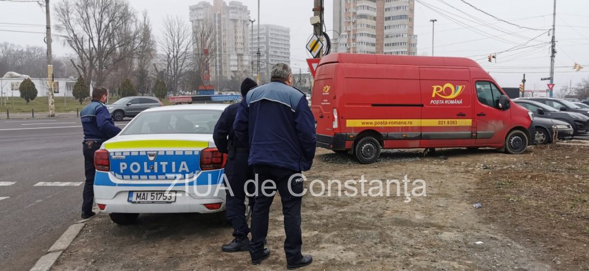 masina a postei romane jefuita de hoti in zona garii din constanta ce au furat video 740717 masina a postei romane jefuita de hoti in zona garii din constanta ce au furat video 740717