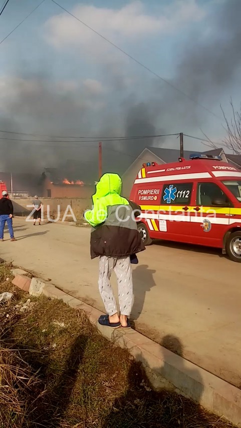 video incendiu puternic la navodari arde o casa 741028 video incendiu puternic la navodari arde o casa 741028