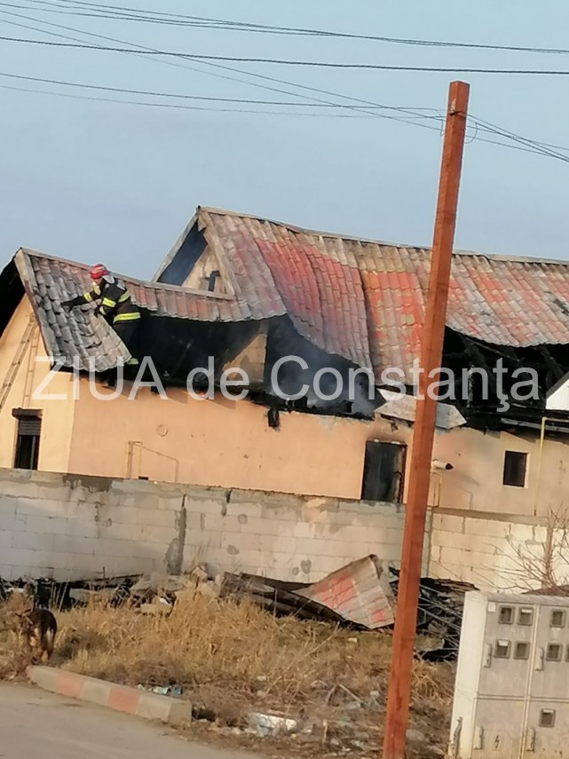 video incendiu puternic la navodari arde o casa 741028 video incendiu puternic la navodari arde o casa 741028