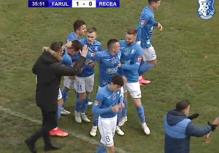meci cu cinci goluri fc farul constanta a invins fotbal comuna recea si continua cursa catre play off meci cu cinci goluri fc farul constanta a invins fotbal comuna recea si continua cursa catre play off