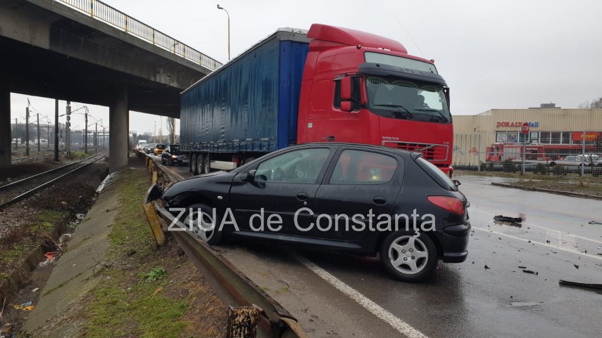 constanta accident rutier cu victime in zona podului de la doraly 742359 constanta accident rutier cu victime in zona podului de la doraly 742359