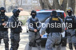 Ialomiţa 40 de percheziţii într-un dosar penal privind săvârşirea infracţiunilor de proxenetism, cămătărie şi spălare de bani