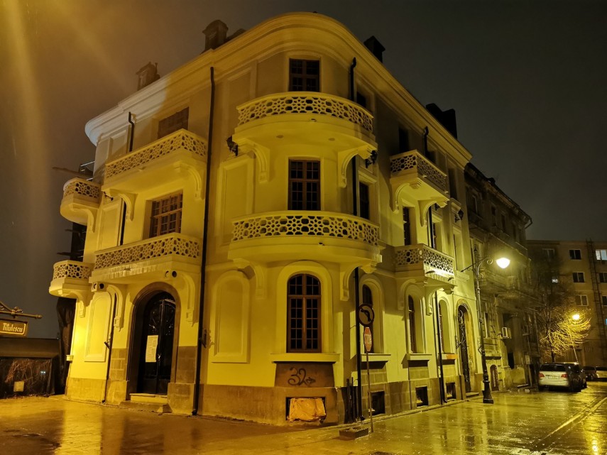 constanteanul suparat intre bun simt si nesimtire o cladire din peninsula proaspat restaurata mazgalita constanteanul suparat intre bun simt si nesimtire o cladire din peninsula proaspat restaurata mazgalita