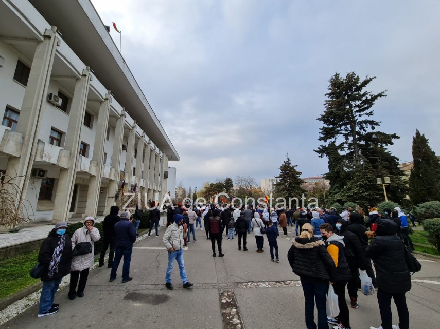 continua protestul la constanta impotriva noilor restrictii stabilite de guvern 743430 continua protestul la constanta impotriva noilor restrictii stabilite de guvern 743430