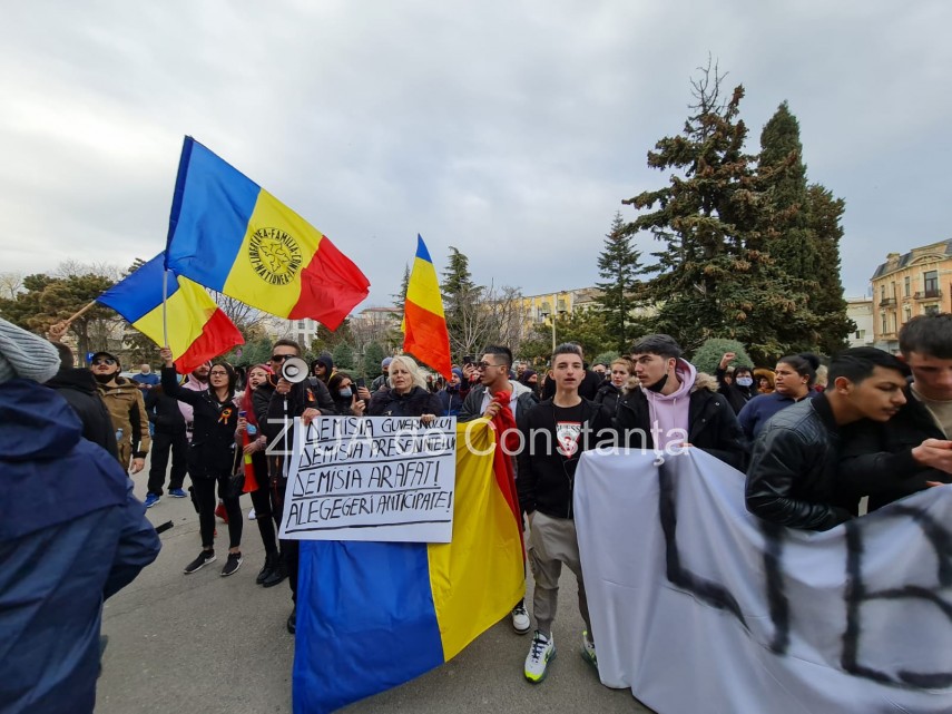 continua protestul la constanta impotriva noilor restrictii stabilite de guvern 743430 continua protestul la constanta impotriva noilor restrictii stabilite de guvern 743430