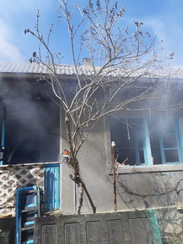 judetul tulcea incendiu la o casa din slava cercheza degajare mare de fum in interior 743415 judetul tulcea incendiu la o casa din slava cercheza degajare mare de fum in interior 743415