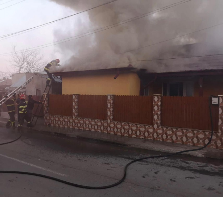 incendiu in municipiul tulcea un octogenar a fost salvar de pompieri a fost pericol de extindere la vecini incendiu in municipiul tulcea un octogenar a fost salvar de pompieri a fost pericol de extindere la vecini