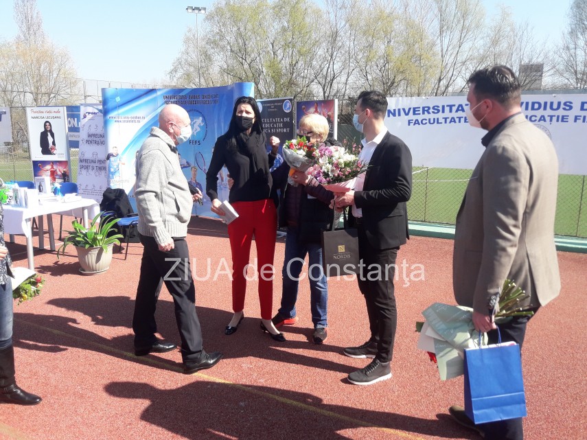 fosta mare handbalista narcisa lecusanu si a lansat la constanta cartea povestea vietii mele 743589 fosta mare handbalista narcisa lecusanu si a lansat la constanta cartea povestea vietii mele 743589