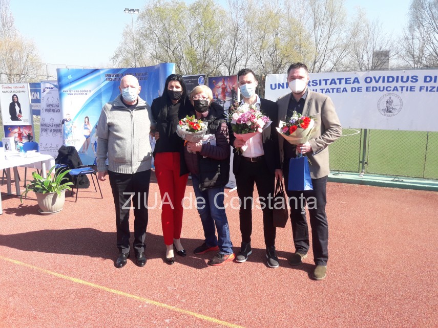 fosta mare handbalista narcisa lecusanu si a lansat la constanta cartea povestea vietii mele 743589 fosta mare handbalista narcisa lecusanu si a lansat la constanta cartea povestea vietii mele 743589