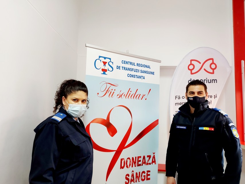 jandarmii constanteni doneaza sange pentru semenii lor 744025 jandarmii constanteni doneaza sange pentru semenii lor 744025