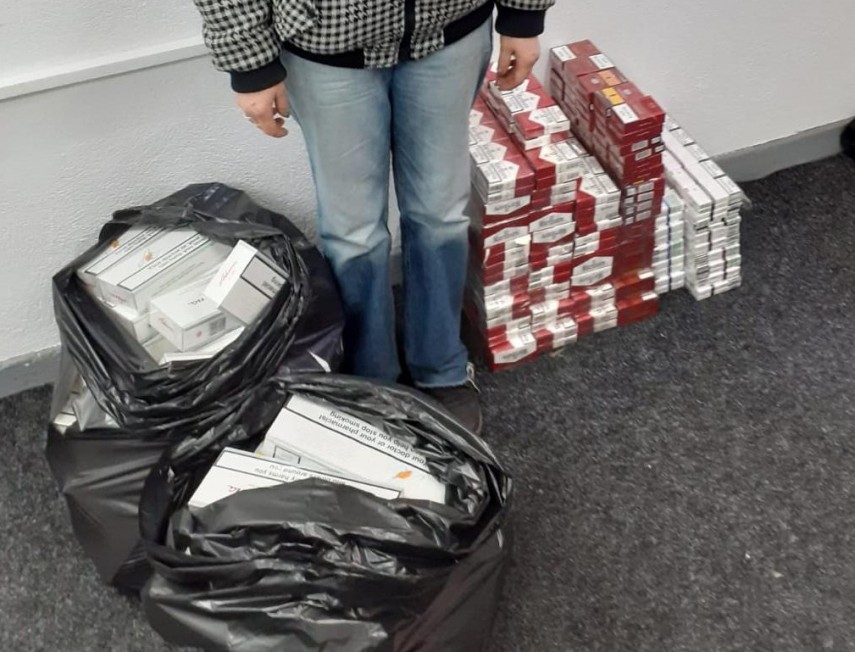 politia locala constanta peste 1 000 de pachete de tigari netimbrate confiscate dintr un magazin din politia locala constanta peste 1 000 de pachete de tigari netimbrate confiscate dintr un magazin din