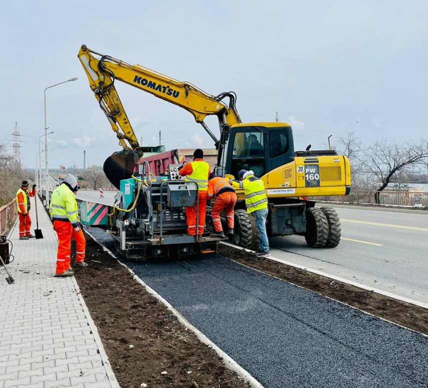 au inceput lucrarile pista de biciclisti pe drumul spre corbu si platforma industriala midia navodari au inceput lucrarile pista de biciclisti pe drumul spre corbu si platforma industriala midia navodari