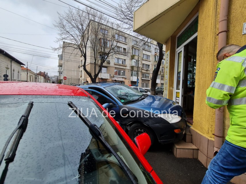 constanta accident rutier pe strada i g duca din municipiu o victima 745135 constanta accident rutier pe strada i g duca din municipiu o victima 745135