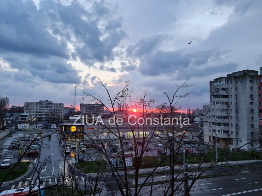 dupa ploaie apare mereu soarele iar dupa apus urmeaza un rasarit superb apus colorat dupa ploaia cu grindina dupa ploaie apare mereu soarele iar dupa apus urmeaza un rasarit superb apus colorat dupa ploaia cu grindina