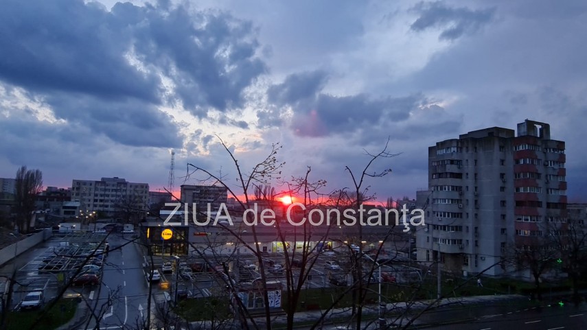 dupa ploaie apare mereu soarele iar dupa apus urmeaza un rasarit superb apus colorat dupa ploaia cu grindina dupa ploaie apare mereu soarele iar dupa apus urmeaza un rasarit superb apus colorat dupa ploaia cu grindina