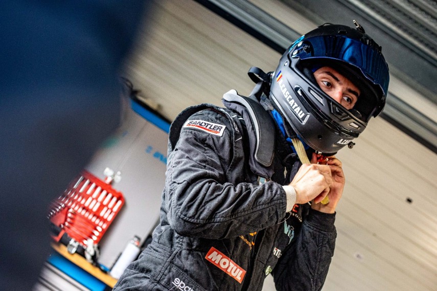 debut de sezon pilotul constantean alex cascatau dubla victorie in campionatul national de anduranta debut de sezon pilotul constantean alex cascatau dubla victorie in campionatul national de anduranta