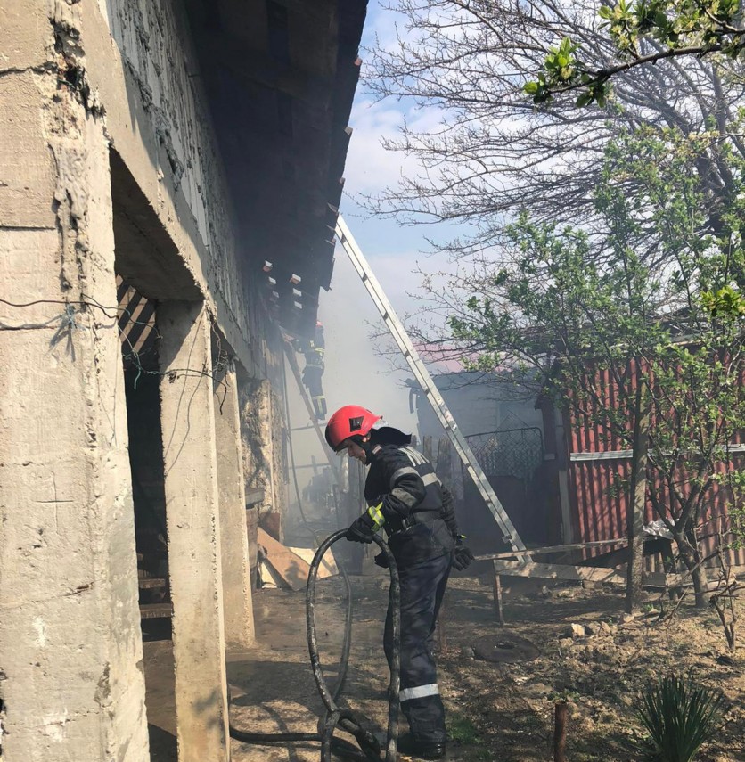judetul tulcea incendiu la o gospodarie din mineri pompierii intervin 745609 judetul tulcea incendiu la o gospodarie din mineri pompierii intervin 745609