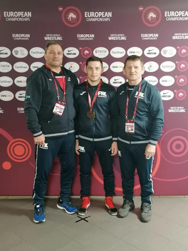 luptator la cs farul constanta razvan arnaut pe podium la campionatul european 745587 luptator la cs farul constanta razvan arnaut pe podium la campionatul european 745587