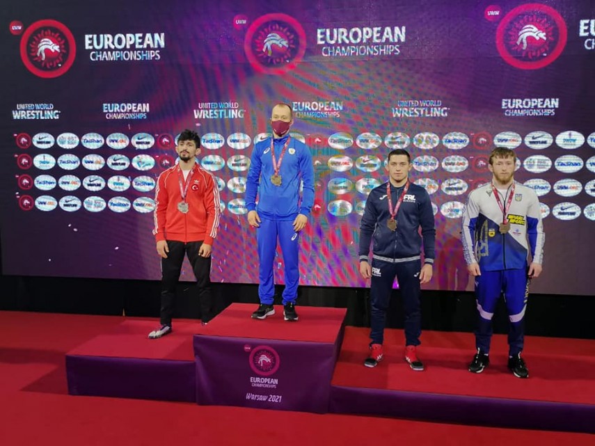 luptator la cs farul constanta razvan arnaut pe podium la campionatul european 745587 luptator la cs farul constanta razvan arnaut pe podium la campionatul european 745587