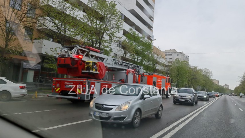 constanta incendiu in blocul verona de pe bulevardul a lapusneanu 745679 constanta incendiu in blocul verona de pe bulevardul a lapusneanu 745679