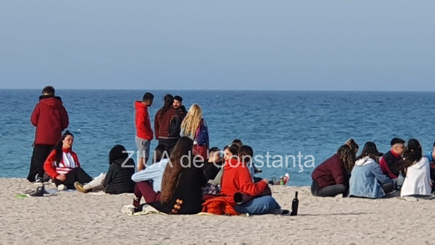 aglomeratie si distractie in toi la vama veche galerie foto video 745949 aglomeratie si distractie in toi la vama veche galerie foto video 745949