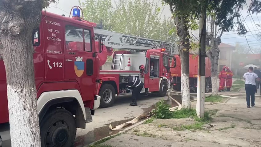 alerta la pompieri incendiu la o casa in eforie sud video 746035 alerta la pompieri incendiu la o casa in eforie sud video 746035