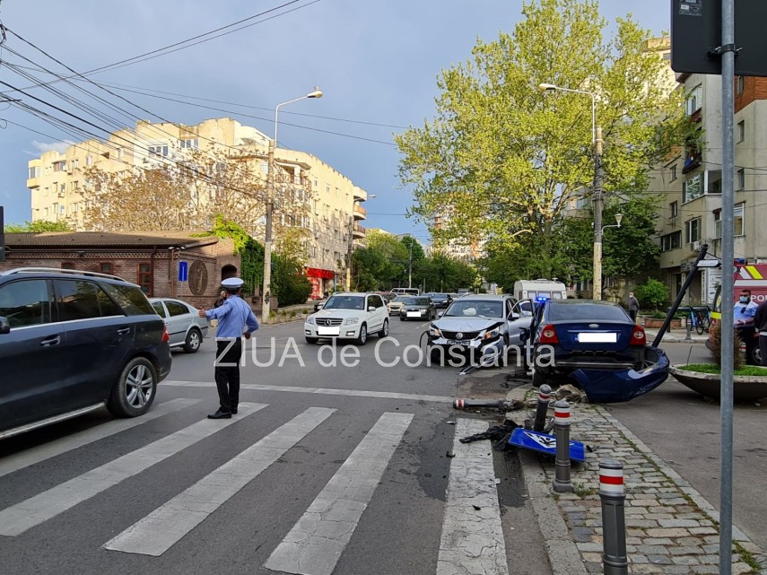 constanta accident rutier pe strada mircea cel batran o persoana a fost ranita 746891 constanta accident rutier pe strada mircea cel batran o persoana a fost ranita 746891
