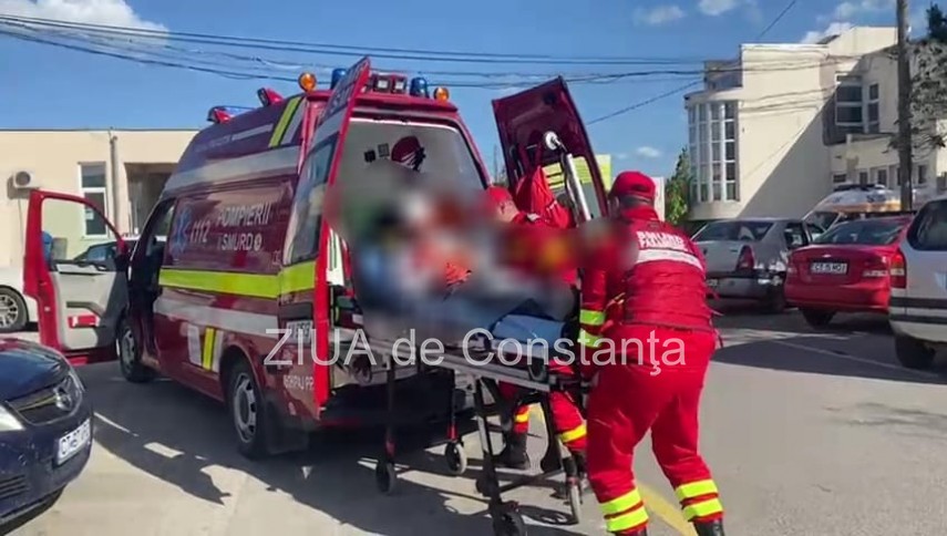 interventie de urgenta la navodari o femeie ar fi fost injunghiata suspect chiar sotul victimei video interventie de urgenta la navodari o femeie ar fi fost injunghiata suspect chiar sotul victimei video