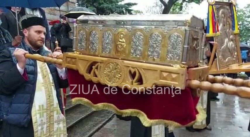 constanta ips varsanufie conduce procesiunea cu ocazia sarbatorii sfintilor constantin si elena galerie constanta ips varsanufie conduce procesiunea cu ocazia sarbatorii sfintilor constantin si elena galerie