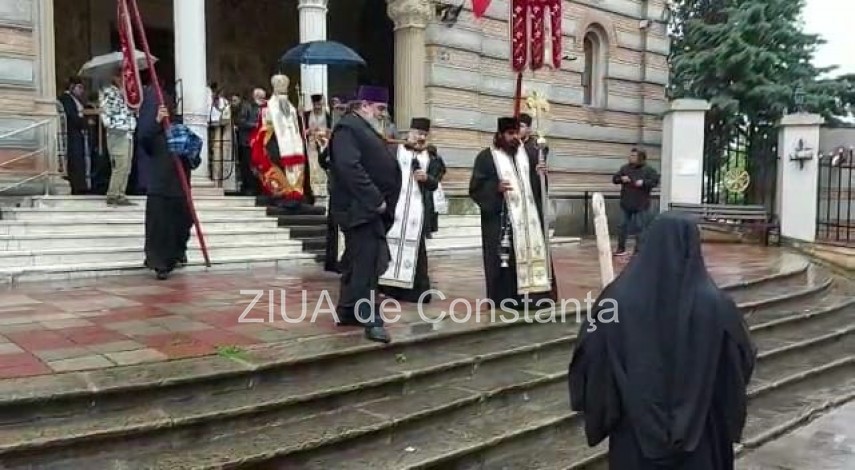 constanta ips varsanufie conduce procesiunea cu ocazia sarbatorii sfintilor constantin si elena galerie constanta ips varsanufie conduce procesiunea cu ocazia sarbatorii sfintilor constantin si elena galerie