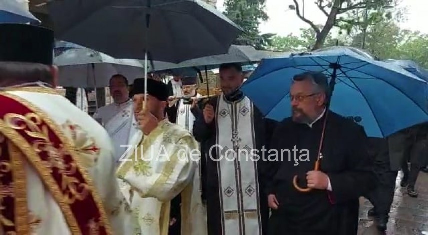 constanta ips varsanufie conduce procesiunea cu ocazia sarbatorii sfintilor constantin si elena galerie constanta ips varsanufie conduce procesiunea cu ocazia sarbatorii sfintilor constantin si elena galerie