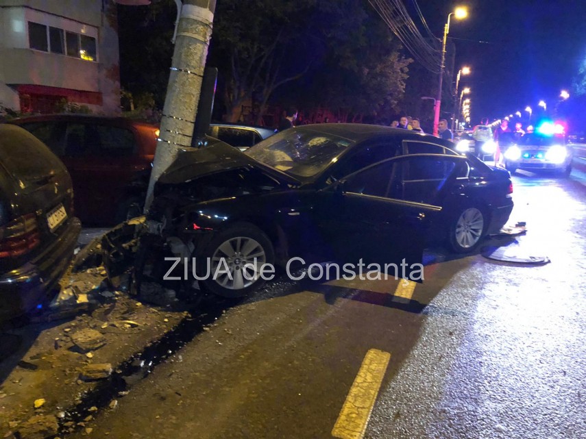 accident rutier grav in constanta un autoturism a intrat in stalp soferul a fugit 748166 accident rutier grav in constanta un autoturism a intrat in stalp soferul a fugit 748166