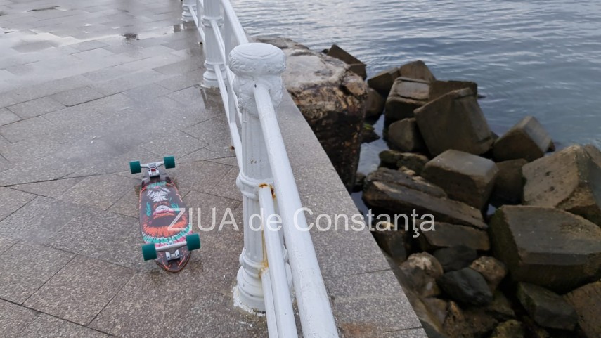 constanta persoana cazuta peste balustrada pe faleza 748772 constanta persoana cazuta peste balustrada pe faleza 748772