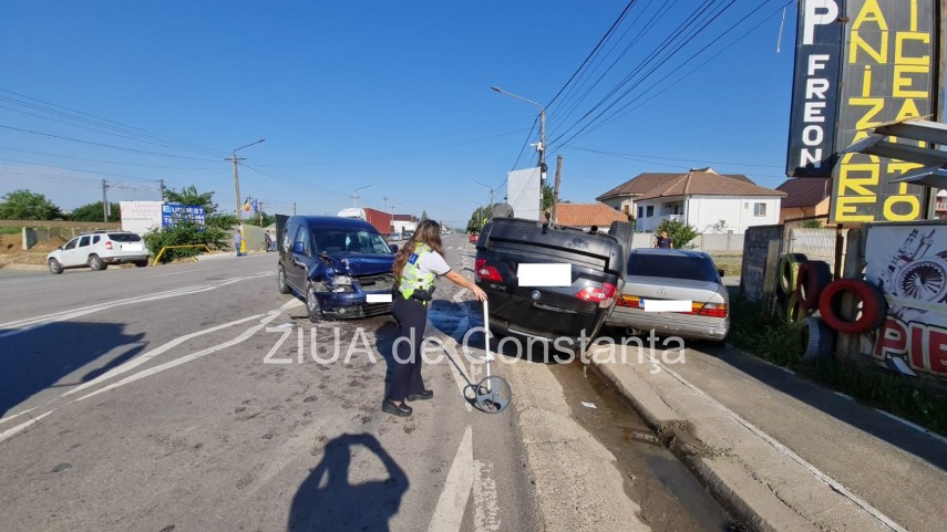 judetul constanta masina rasturnata in valu lui traian trei victime galerie foto video 749053 judetul constanta masina rasturnata in valu lui traian trei victime galerie foto video 749053
