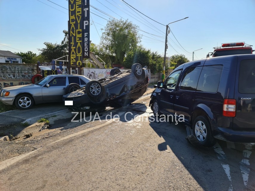 judetul constanta masina rasturnata in valu lui traian trei victime galerie foto video 749053 judetul constanta masina rasturnata in valu lui traian trei victime galerie foto video 749053