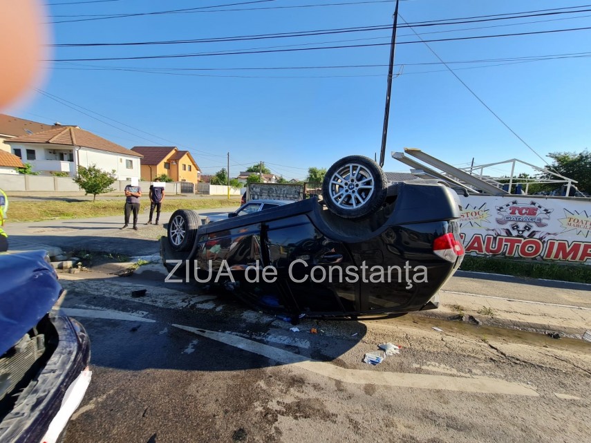 judetul constanta masina rasturnata in valu lui traian trei victime galerie foto video 749053 judetul constanta masina rasturnata in valu lui traian trei victime galerie foto video 749053