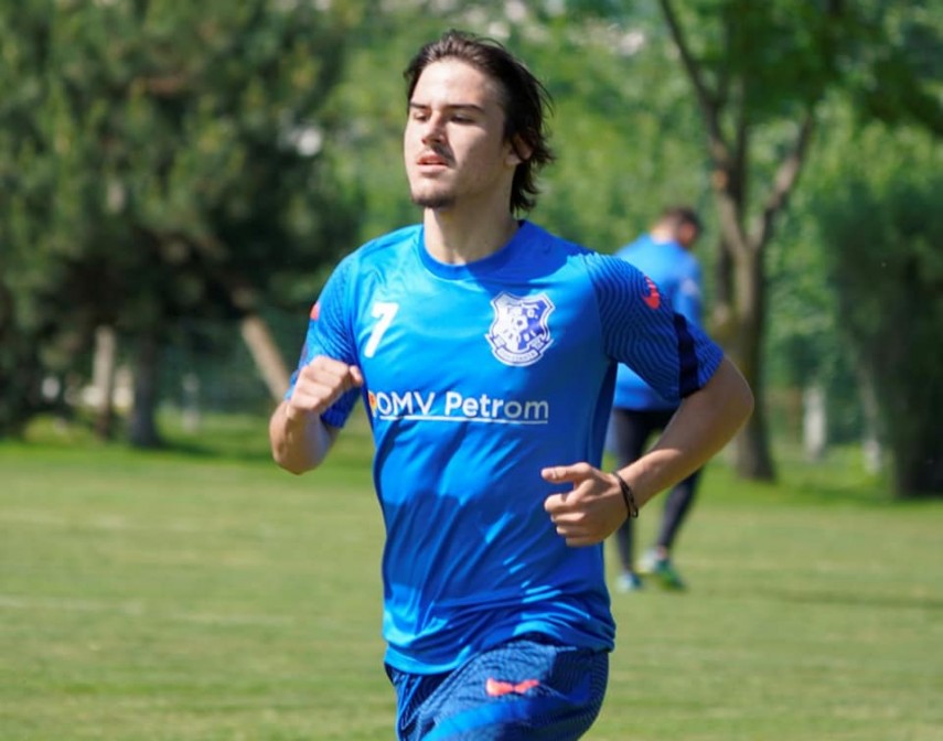 managerul tehnic gica hagi a condus primul antrenament al farului constanta 750277 managerul tehnic gica hagi a condus primul antrenament al farului constanta 750277