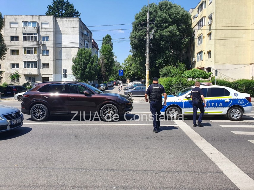 constanta trafic ingreunat pe strada soveja o masina defecta blocheaza drumul 750703 constanta trafic ingreunat pe strada soveja o masina defecta blocheaza drumul 750703