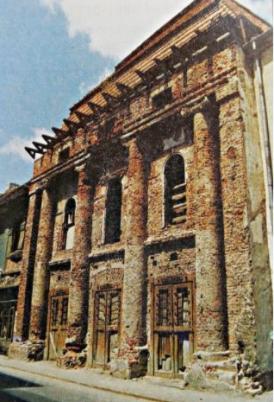 Test de solidaritate culturală Un scriitor luptă pentru salvarea celui mai vechi teatru din România!   